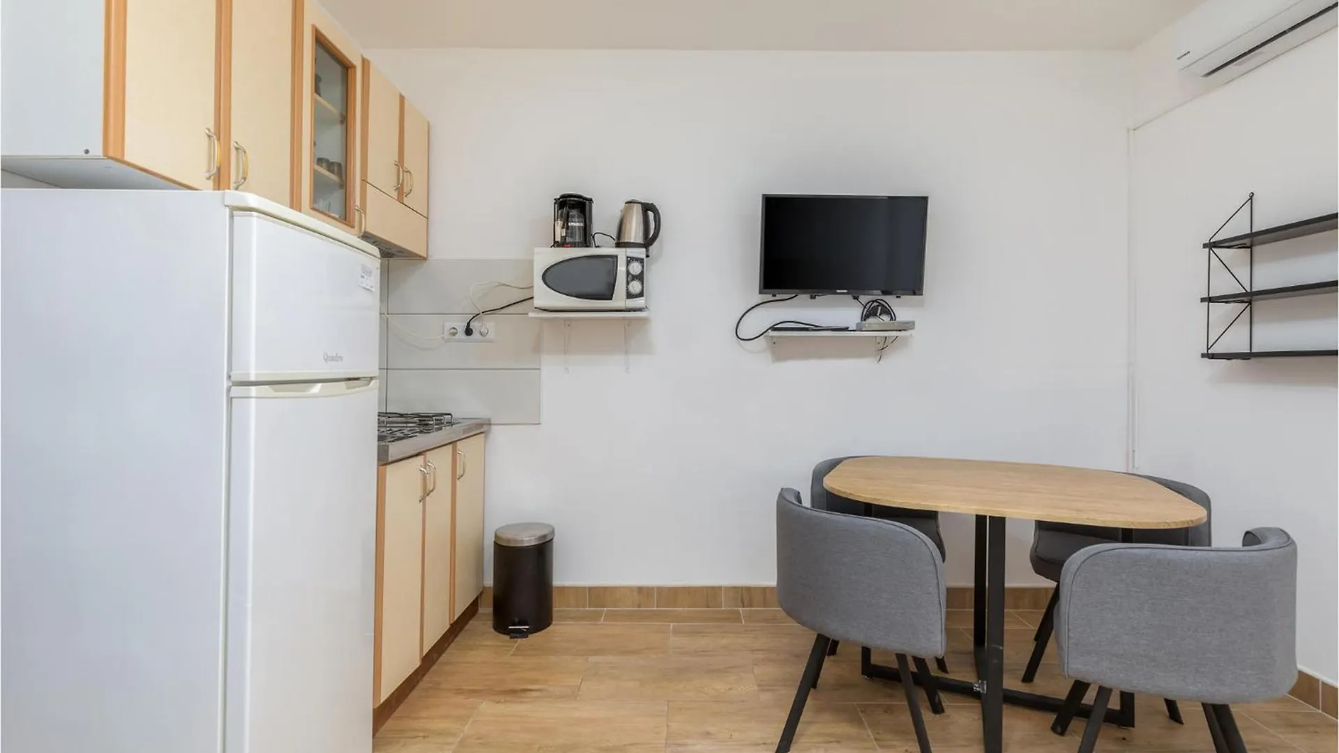Lovely Apartment In Fazana With Kitchen