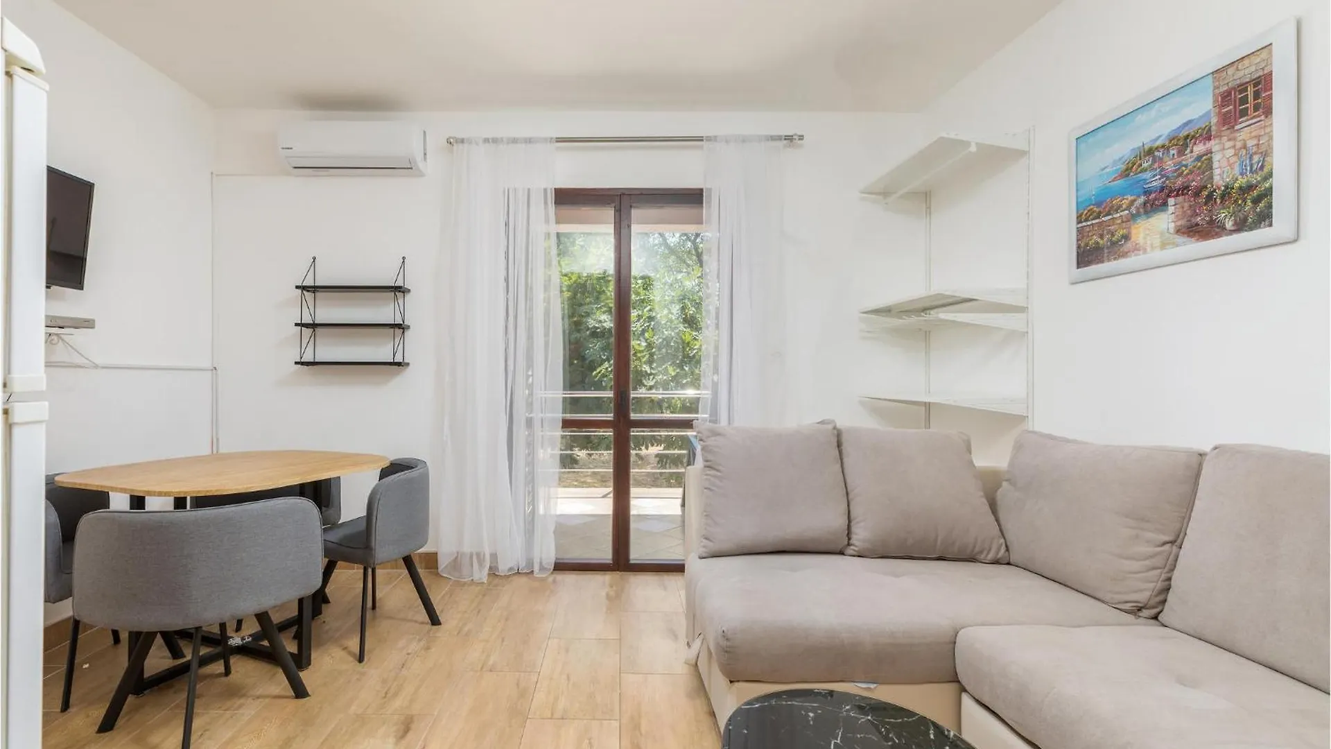 Lovely Apartment In Fazana With Kitchen