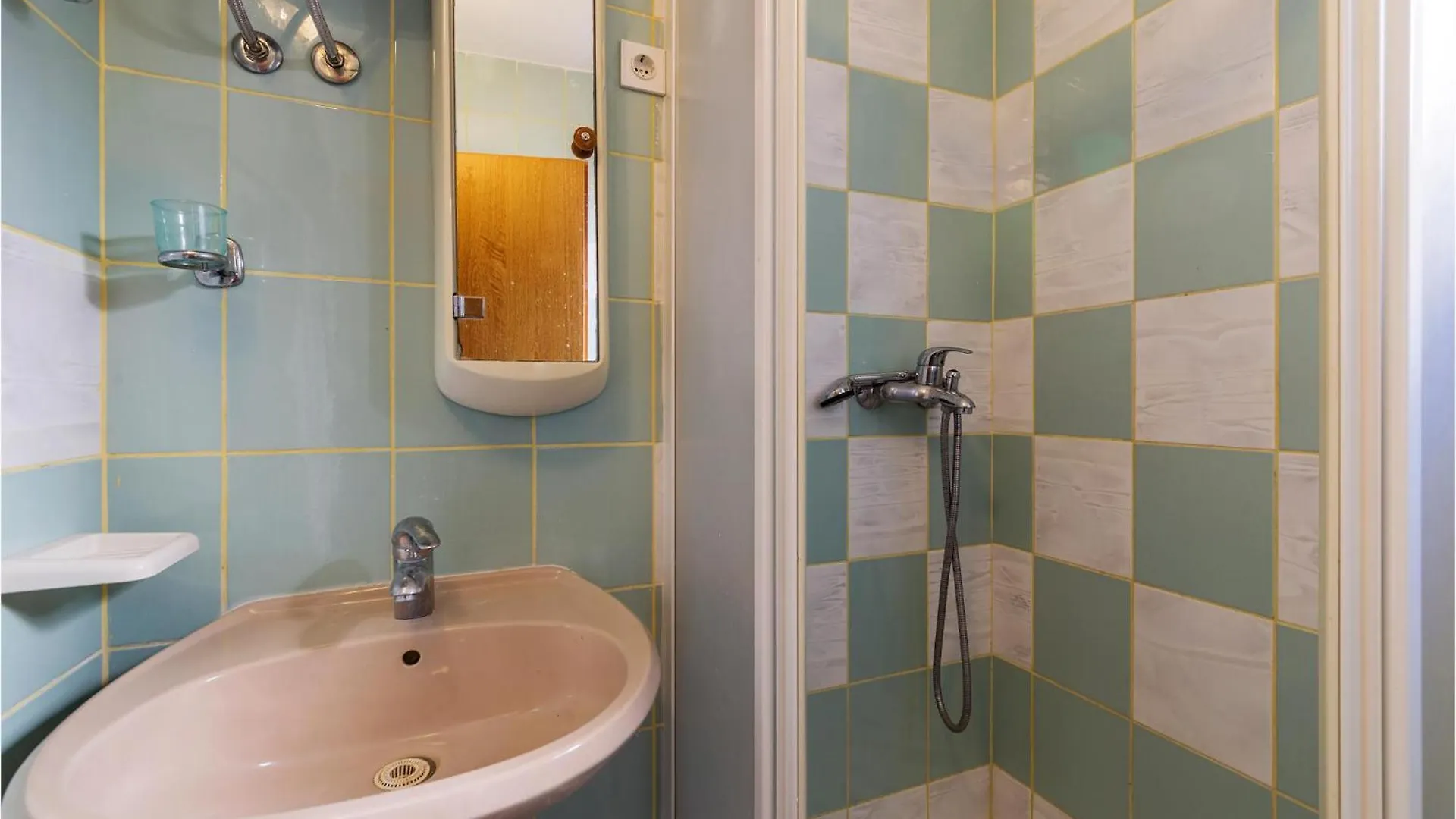 Lovely Apartment In Fazana With Kitchen